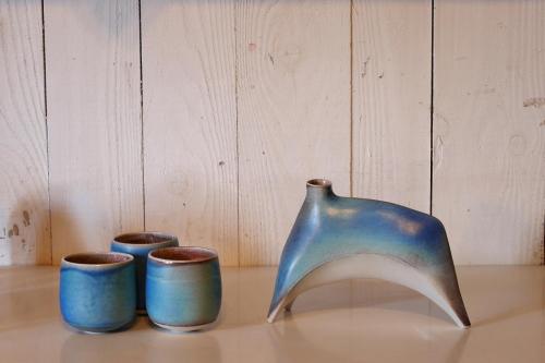 Ensemble-bleu-avec-les-bols-1